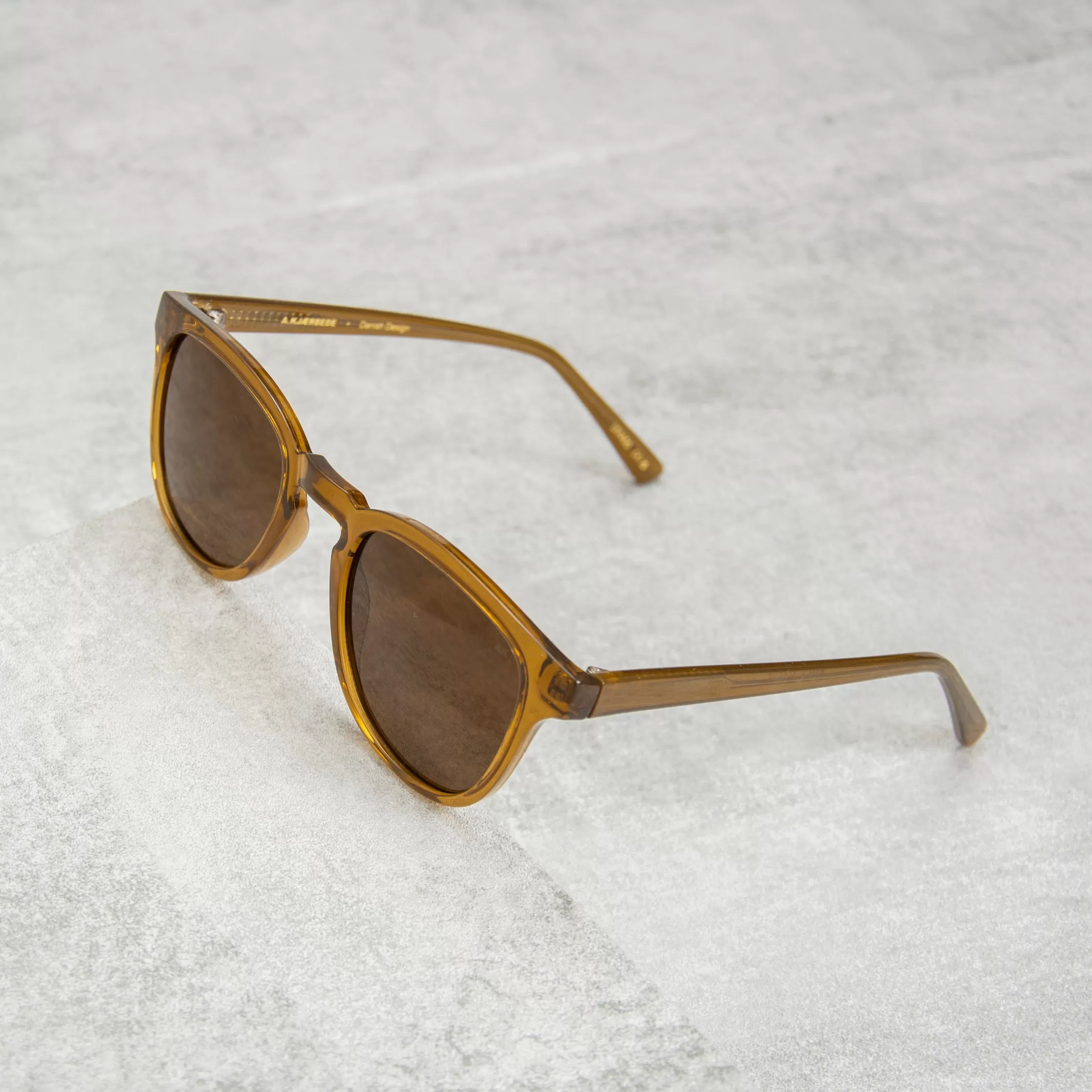 A Kjaerbede Bate KL1910-15 Sunglasses - Smoke Transparent