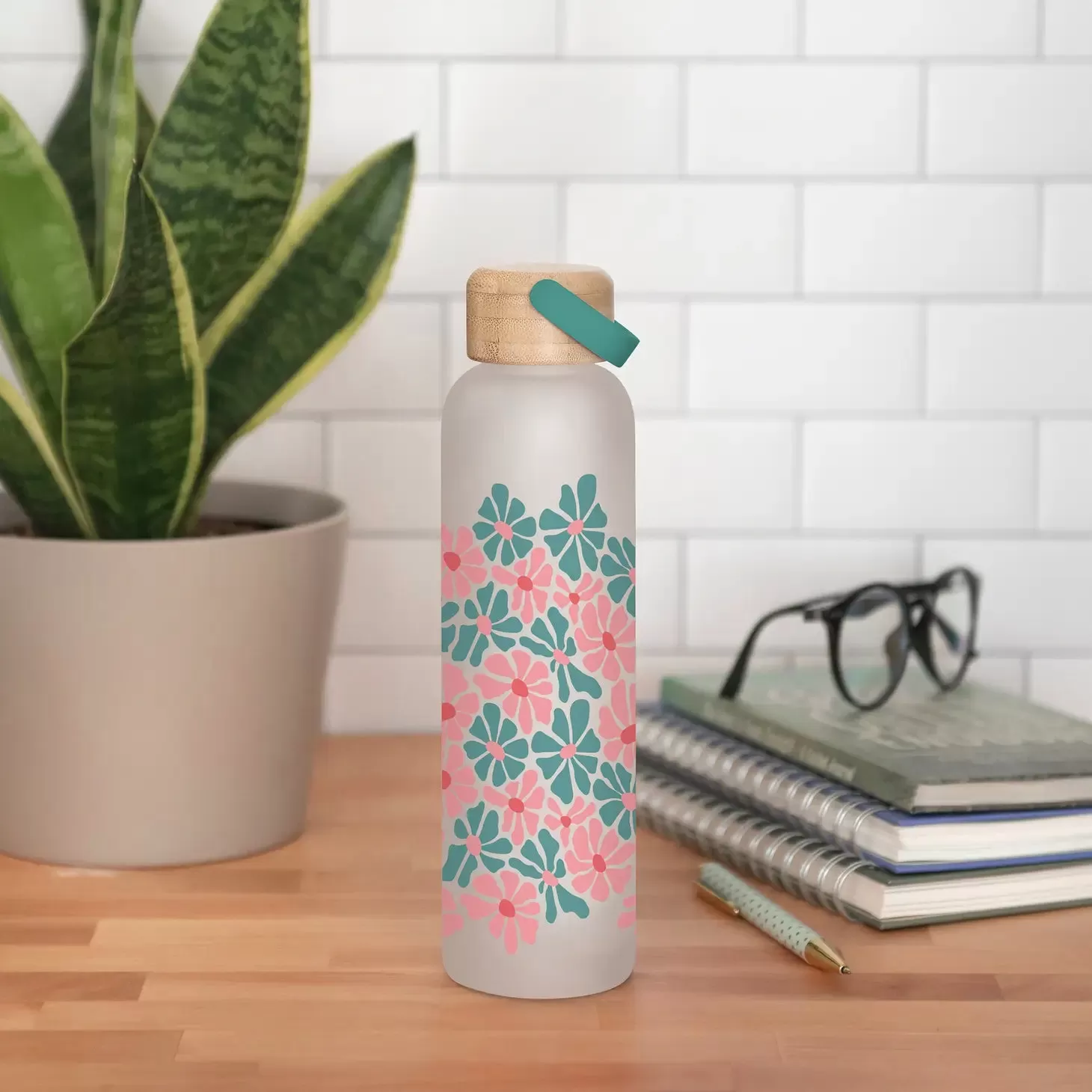 Daisy Maze Glass Water Bottle