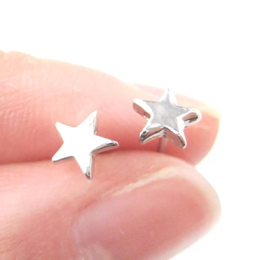 Tiny Classic Star Shaped Simple Stud Earrings in Silver | DOTOLY